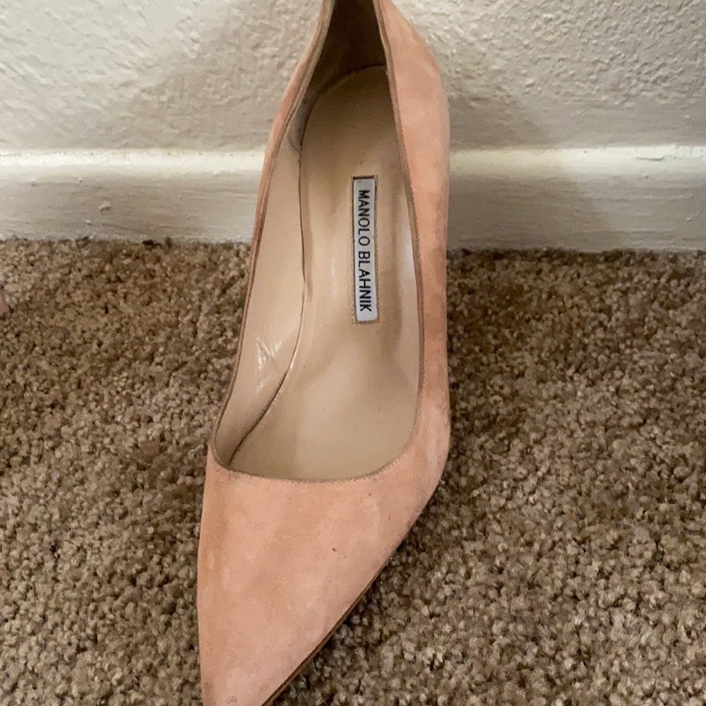 Manolo Blahnik pink suede pumps